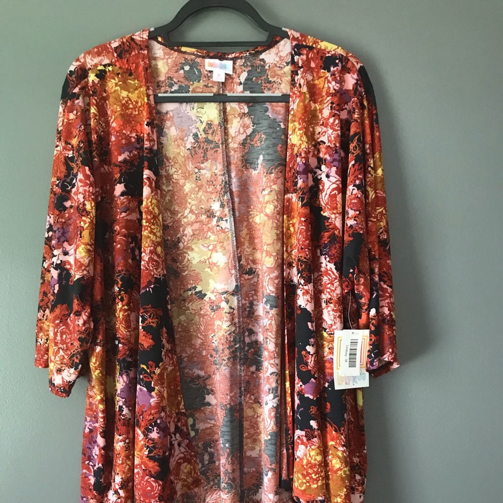 Lindsay Lularoe M